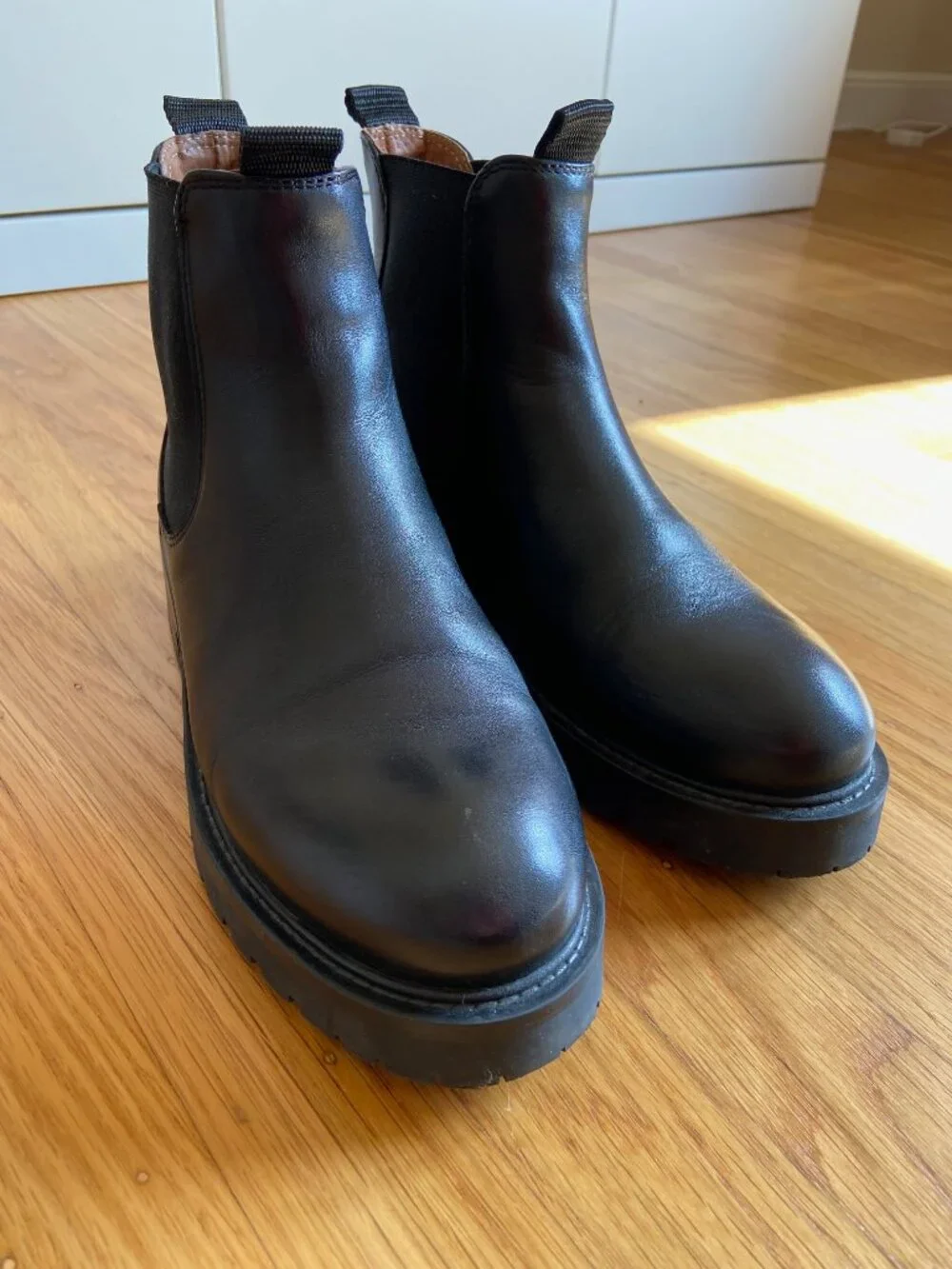 Pavement Black Marit Chelsea Boots Like New Size EU 40 with Lug Sole
